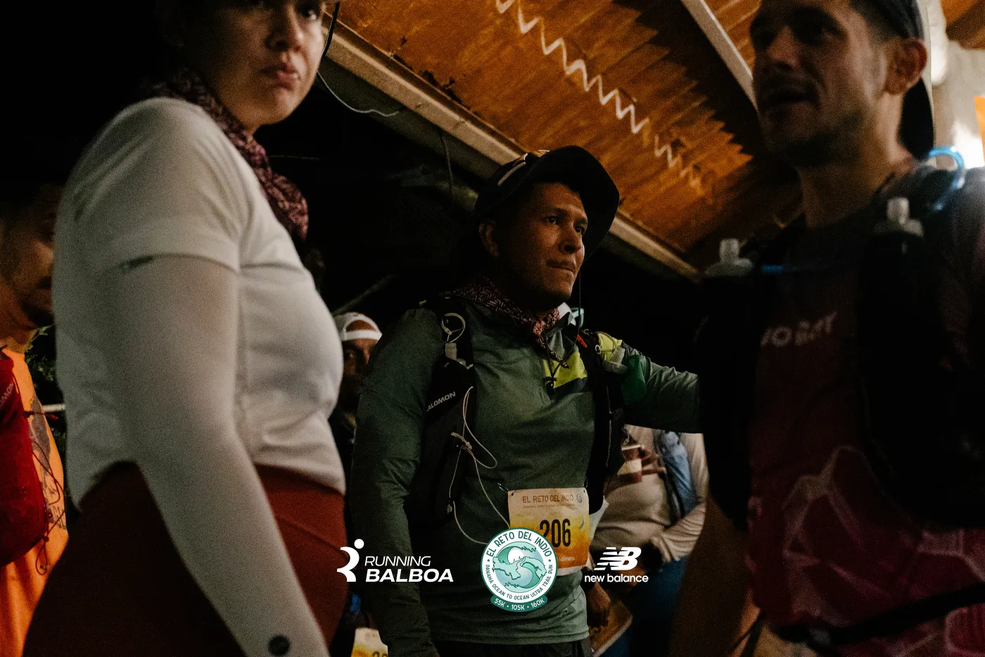 Corredores en una estación de apoyo